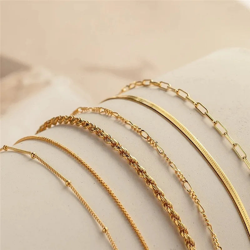 Set de 6 Pulseras Multicapa en Dorado – Estilo Boho Retro con Cadenas Cubanas Trenzadas para Mujer | CUCCITI™